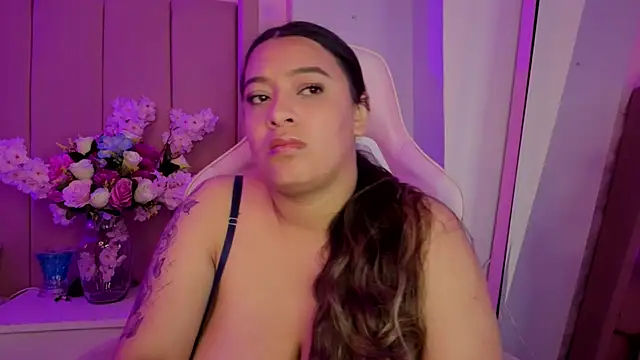 MollyBigBoobs12 webcam