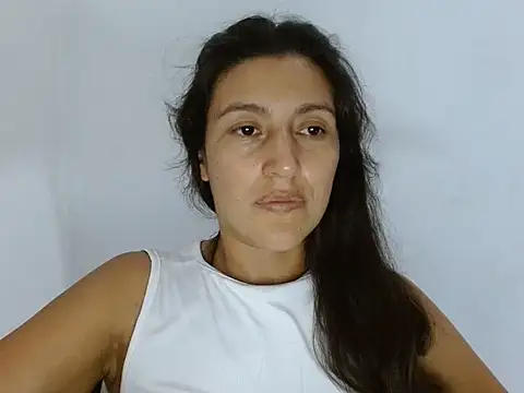 SarahFriendly live cam on StripChat