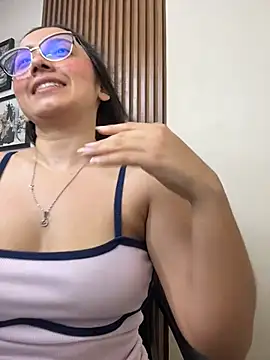 Kay_LustyWife webcam