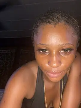Nirahbeauty webcam