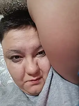 Tina_Mirabella live cam on StripChat