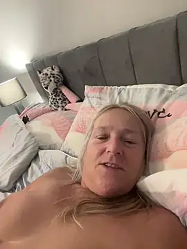 blondnboujee53