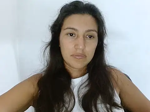 SarahFriendly live cam on StripChat
