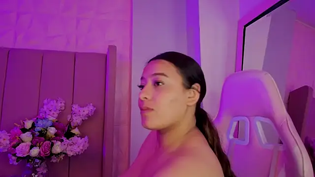 MollyBigBoobs12 webcam