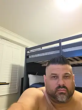 Roddog18 live cam on StripChat