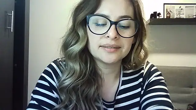 Valery__Rouse_ live cam on StripChat