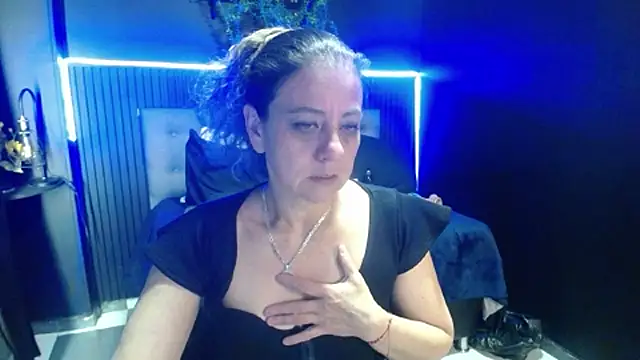 sasi_luna live cam on StripChat