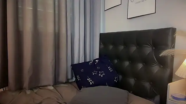 Candicemeow live cam on StripChat