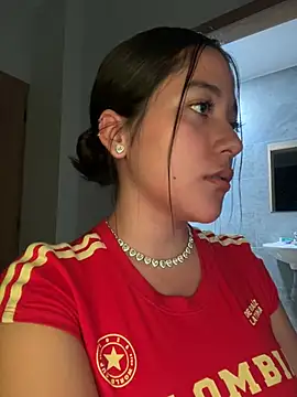 Nhefertary live cam on StripChat