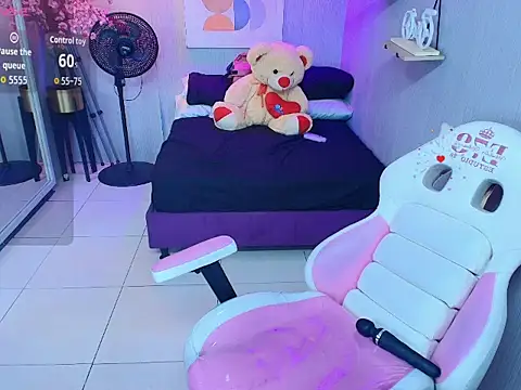 Maggy_t18 live cam on StripChat