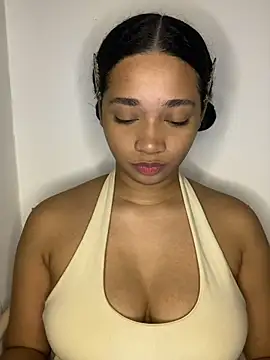 _sweetSabrina- live cam on StripChat
