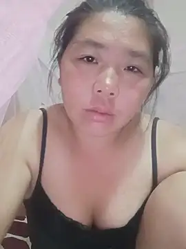 quynhkoolbae webcam