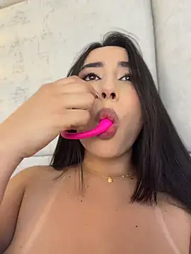 IvonneOwen webcam