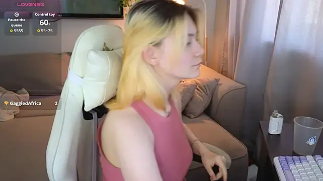Emily_Miu webcam