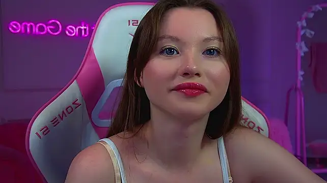 KeiraAsti webcam
