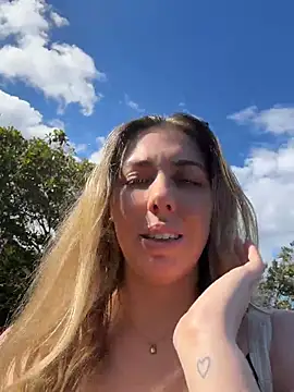 Aussielulu live sex cam