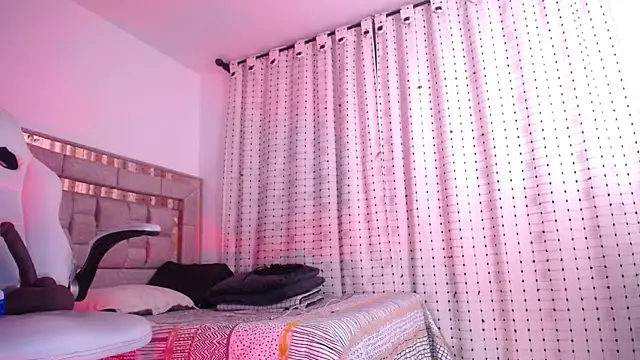 salomecastro_ live cam on StripChat