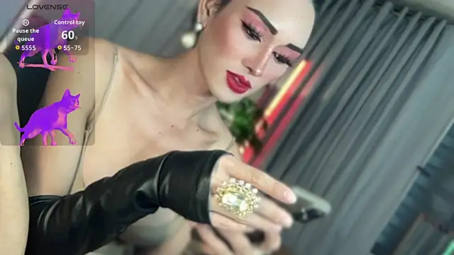Midnight_Cravingsts live cam on StripChat