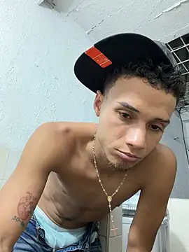 friends_lust_latin webcam