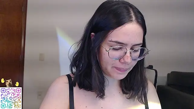 Velvetcrystall webcam