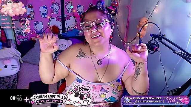 Lulu_Pup live cam on StripChat