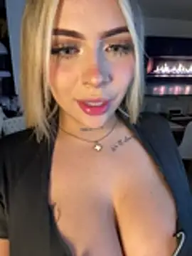 MiaWhitePink_