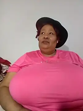 nancy111 (F milf) - Make me squit and cum on my toy