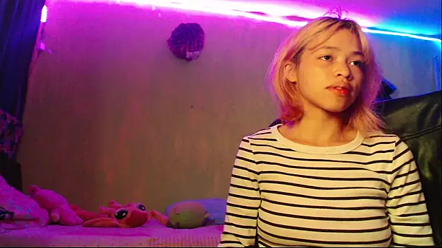 blue_skyuwu webcam