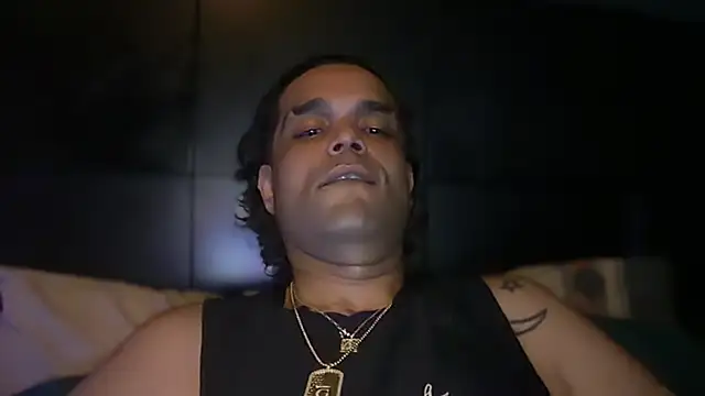 icebergslim281 live cam on StripChat