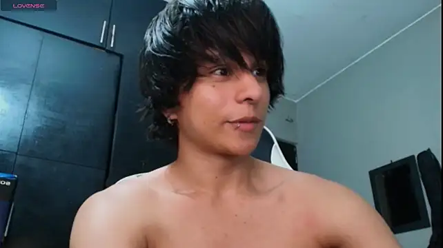 KHAMRAHlattafa live cam on StripChat