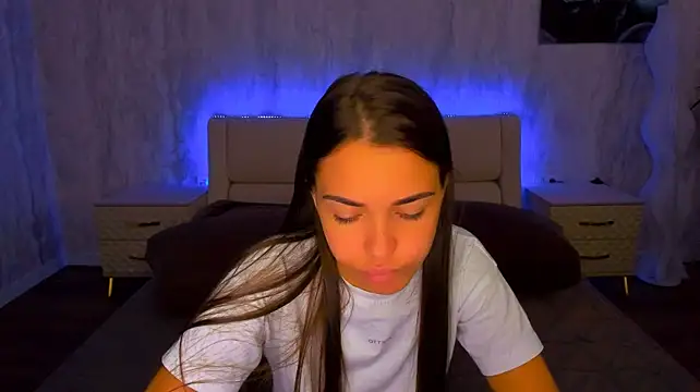 AlexaBarkley live cam on StripChat