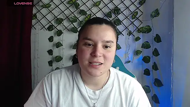 Nika_1 live webcam girl thumbnail