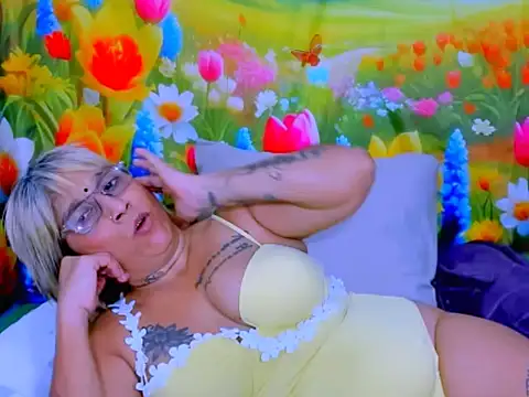indianroxy webcam