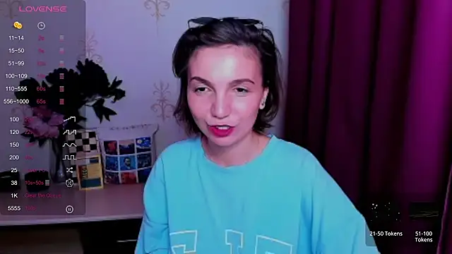 KindHazelHere_ live now