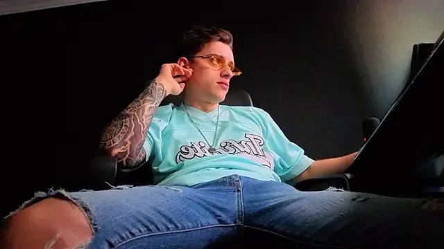 FelixStarkk live cam on StripChat