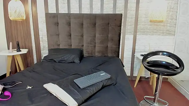 Hannah_Cross webcam