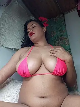 roxanamariahills_ live cam on StripChat