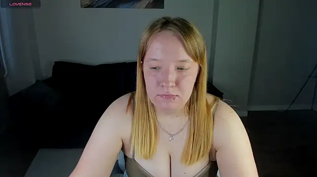 Sophia_Millery webcam