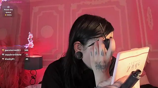Kat_VonDe webcam