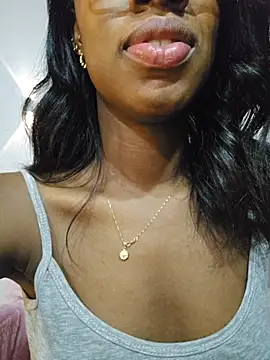Im_Camila__ live cam on StripChat