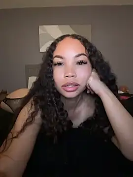nikkiloveee webcam