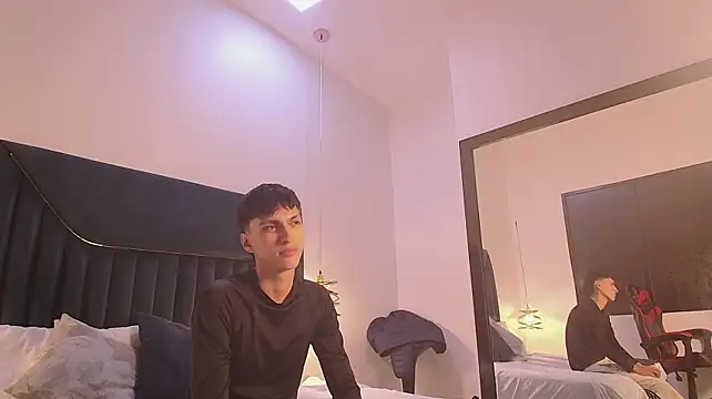 LeoDrake_ webcam