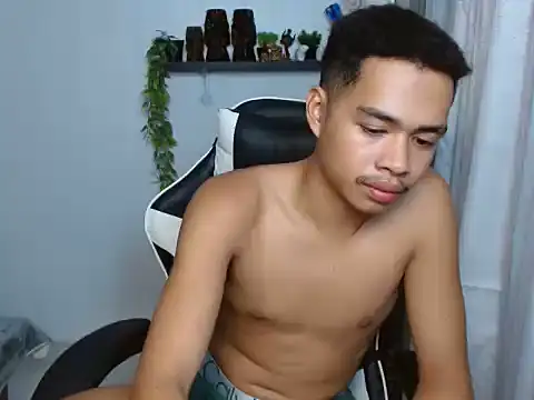 curlyasian_njxx webcam