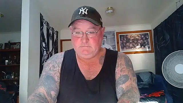 KINKYBLUEYES69 webcam