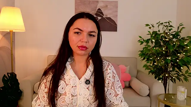 CamillaLarson live cam on StripChat