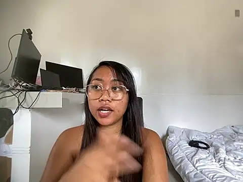 Juliet_official_pro live cam on StripChat