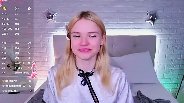 ChloeWells live cam on StripChat