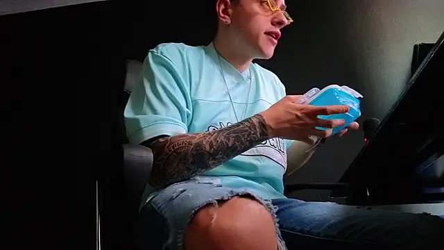FelixStarkk live cam on StripChat