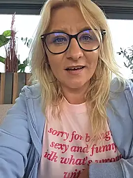 kaylinjan (F milf) - Help me keep my moams in public