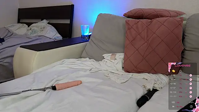 IMNOTSHYBABY live cam on StripChat